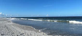 Las Palmas Cottage - In The Heart Of Flagler Beach!