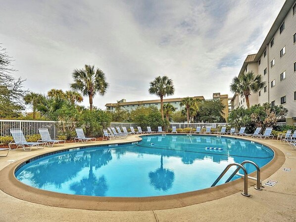 Innenpool, Außenpool