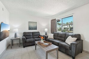 TV, fireplace, offices