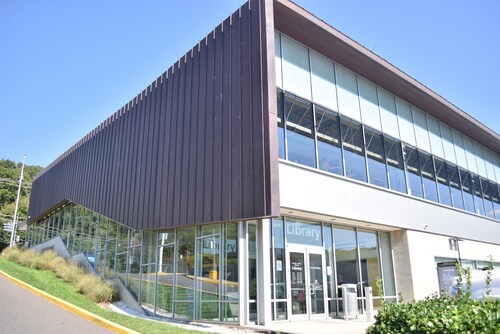 Quiet 3 Story House...20 Min Drive to Everything