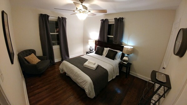 4 bedrooms, iron/ironing board, free WiFi, bed sheets