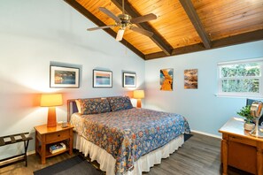 2 bedrooms, iron/ironing board, travel cot, free WiFi - 2 bedroom, king + 2 twins or 2nd king, walk to Springs/Park/Trails (Austin)