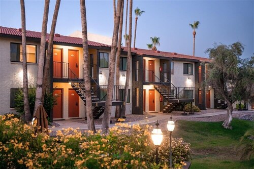 213 Fully Furnished Vacation Rental with Resort Amenities