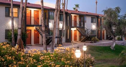 213 Fully Furnished Vacation Rental with Resort Amenities