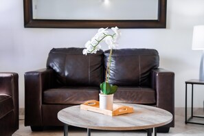 TV, fireplace, offices