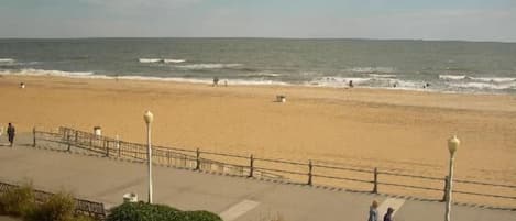 Sulla spiaggia, teli da spiaggia