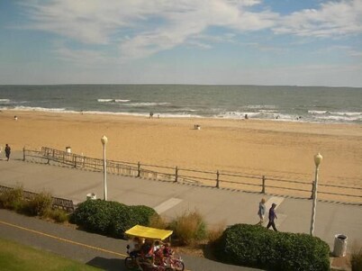 OceanSands Oceanfront Free Bike & Chair Use Aquarium Admission