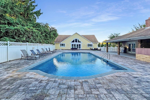 Pool area