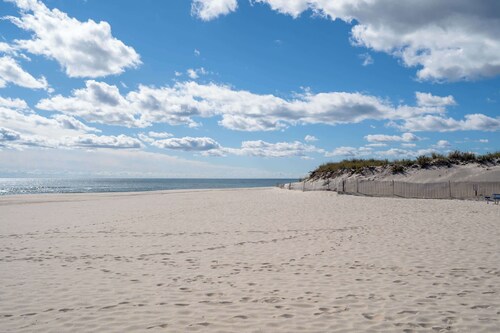 Laskeva Southamptonin koti, jossa on uima-allas ja poreallas ja tilaa koko perheelle