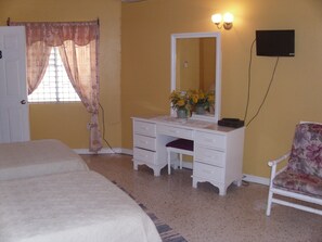 4 bedrooms, desk, soundproofing, iron/ironing board