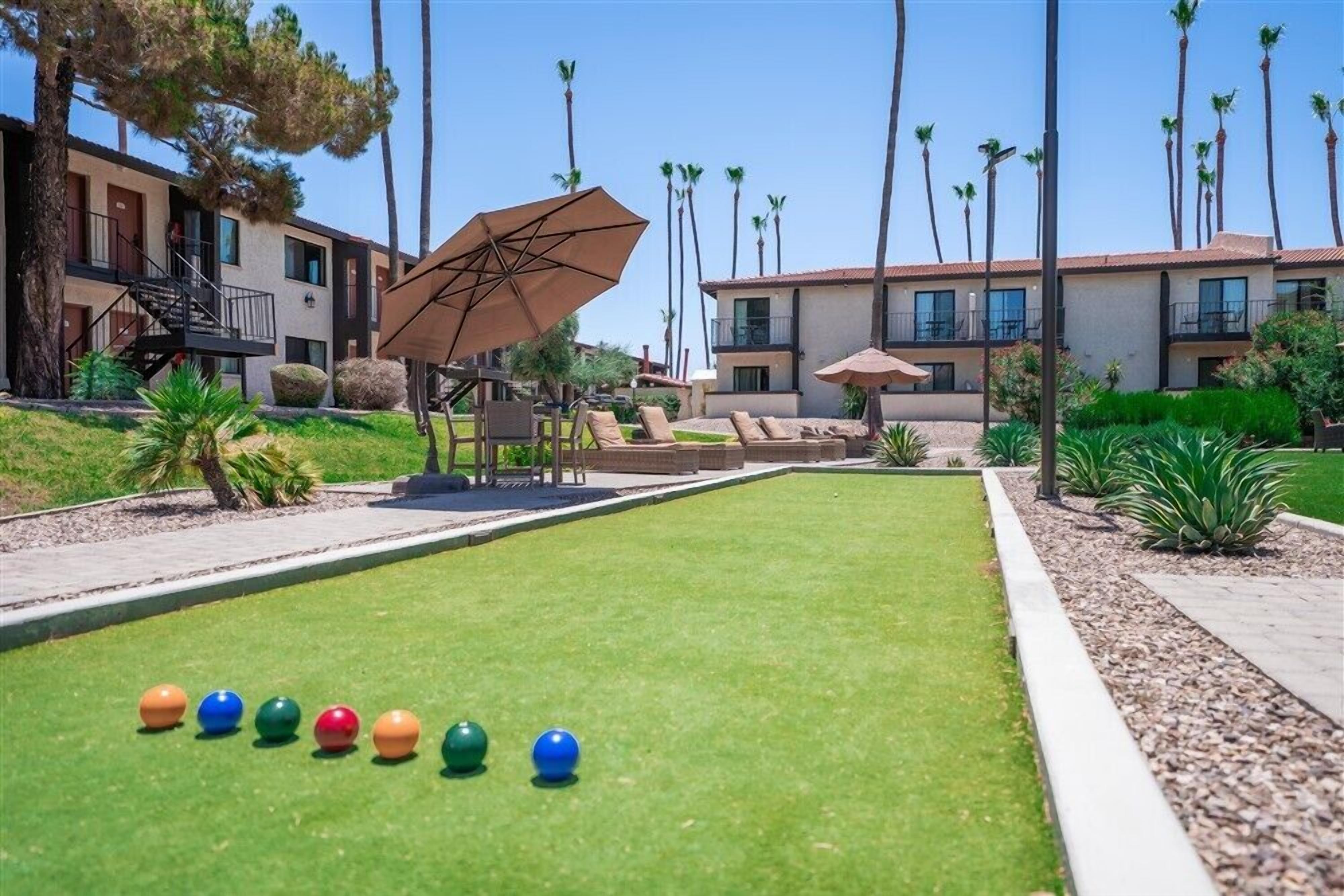 132 Fully Furnished, amenities galore!