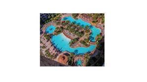 Piscine couverte, piscine extérieure