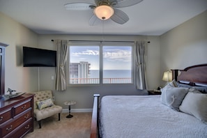2 bedrooms, iron/ironing board, travel cot, free WiFi