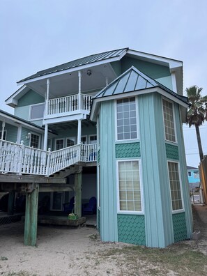 Exterior - Ocean front house, right on the beach. (South Padre Island)