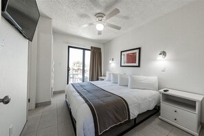 1 habitación, tabla de planchar con plancha, internet y ropa de cama 