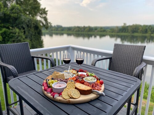 MASTERS OASIS: GOLF TEE OFF, Pool, Fish, Kayak, Fire Pit, WATER VIEWS, NATURE!