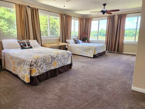 4 bedrooms, memory foam beds, in-room safe, desk - Waterfront Terrace~7 mins to Masters~Pool~Kayak~BBQ~ UPSTAIRS UNIT (Augusta)