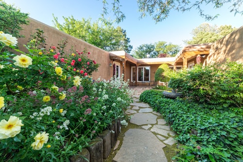 Private and Peaceful Albuquerque Hacienda