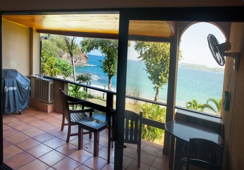 Beachfront Condo on Playa Flamingo