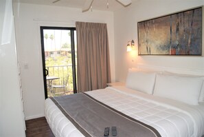 1 habitación, tabla de planchar con plancha, internet y ropa de cama