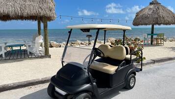 Beach nearby, sun-loungers, beach towels