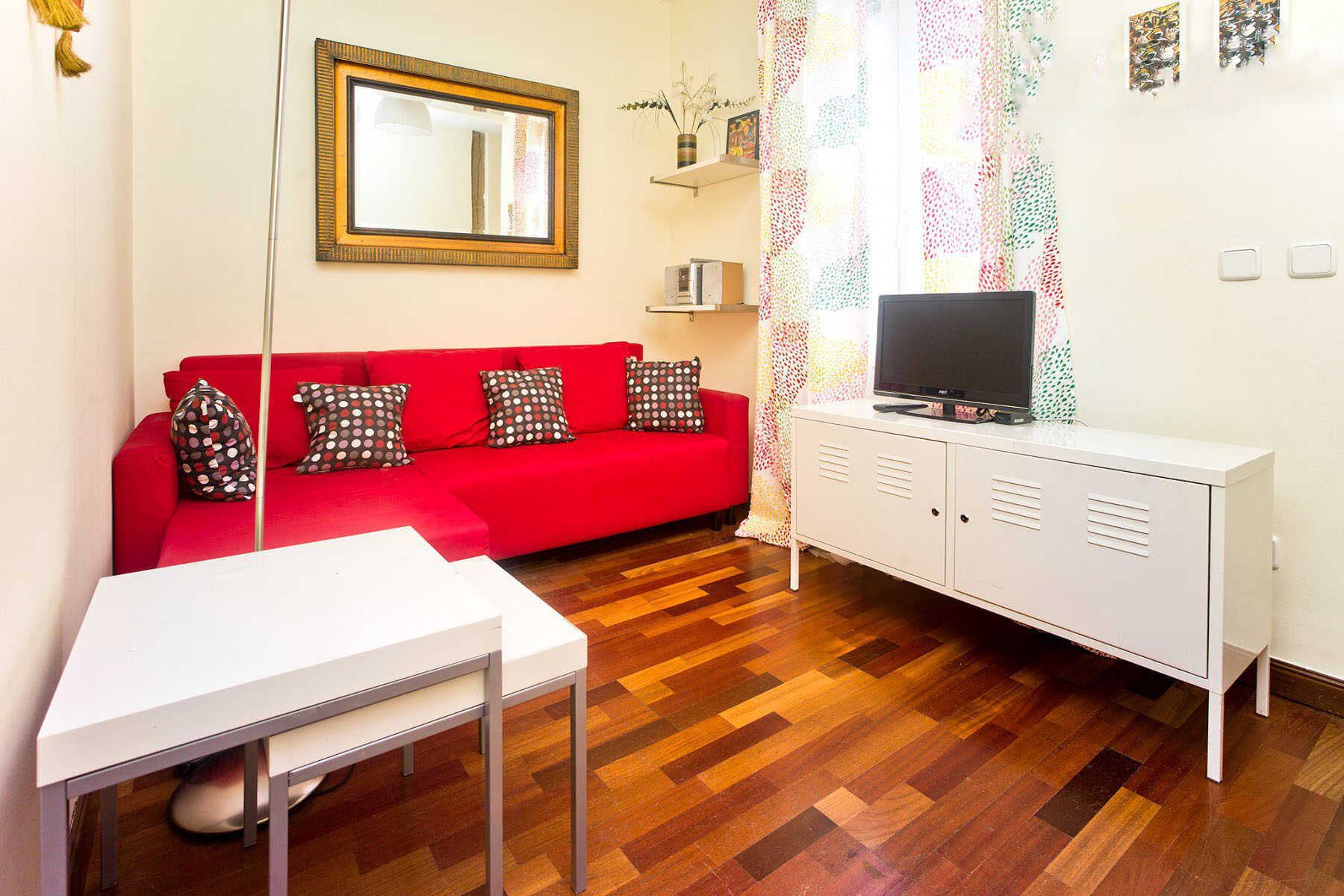 Télévision, lecteur de DVD, chaîne hi-fi