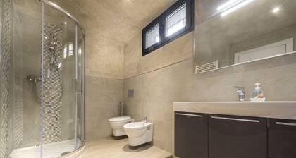 Villa in Toscana - Reggello con Piscina, Wi-Fi, Giardini.