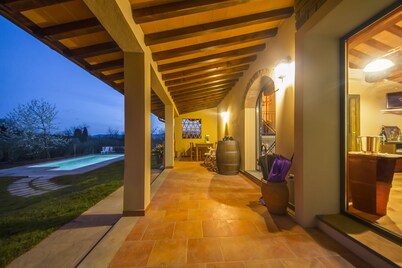 Villa en Toscana - Reggello con Piscina, Wi-Fi, Giardini. 