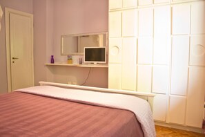 4 chambres, coffres-forts dans les chambres, bureau