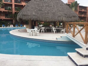 Outdoor pool - Rare, 1 Bedroom Condo in the Marina, Pool, Marina Boardwalk and Golf Course (Puerto vallarta)