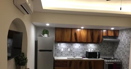 Condominio recientemente remodelado en la Marina