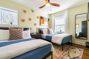 4 bedrooms, desk, iron/ironing board, travel cot