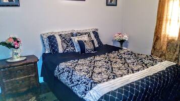 1 bedroom, desk, iron/ironing board, free WiFi