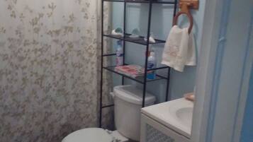 Towels, soap, shampoo, toilet paper