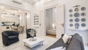 Smart TV, fireplace, stereo, offices