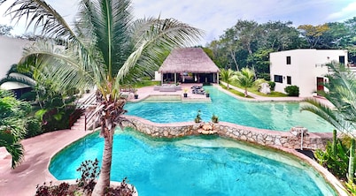 FULLY Private 3-Villa Estate with HUGE Pool Oasis,Concierge Service✭✭✭✭✭