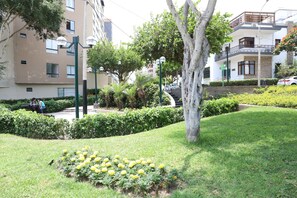 Property grounds - Miraflores Apartments  Sisley (Miraflores)