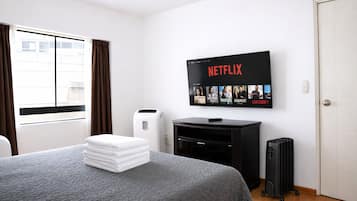 1 bedroom, in-room safe, desk, soundproofing