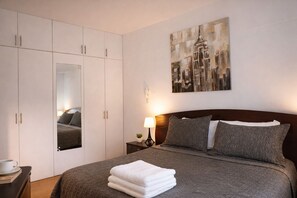 1 bedroom, in-room safe, desk, soundproofing
