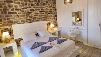 2 bedrooms, iron/ironing board, WiFi (free), bed sheets