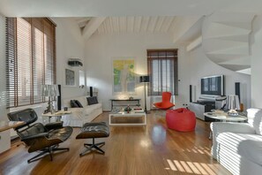 テレビ、ステレオ