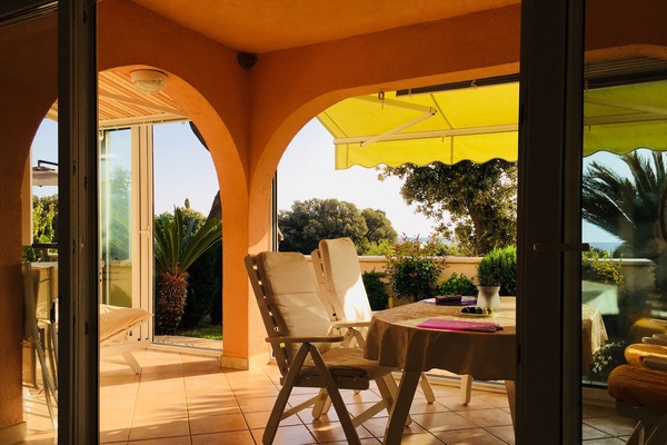 Terrace
Dining Room
Garden View
Sea View
Sun Beds