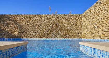 Villa with splendid pool near the beaches, 4 bedrooms