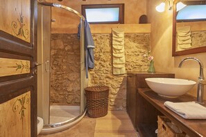 Shower, hair dryer, bidet, towels - Villa with splendid pool near the beaches, 4 bedrooms (Marinella di Selinunte)