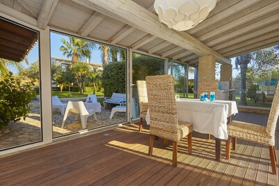 Villa with splendid pool near the beaches, 4 bedrooms