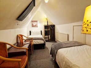 3 Schlafzimmer, Schreibtisch, Bügeleisen/Bügelbrett, kostenloses WLAN