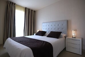 2 Schlafzimmer, Zimmersafe, Bügeleisen/Bügelbrett, Reisekinderbett