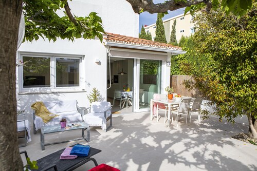 Maravilloso apartamento a 50m de la playa. 4 pers. Wifi. A/A.