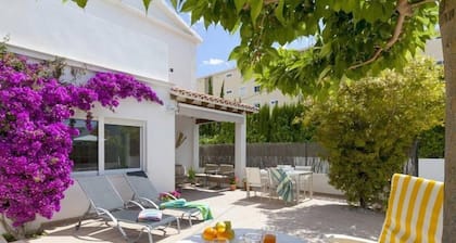 Lovely apartment at 50m from the beach. 4 pers. Wifi. A/C.