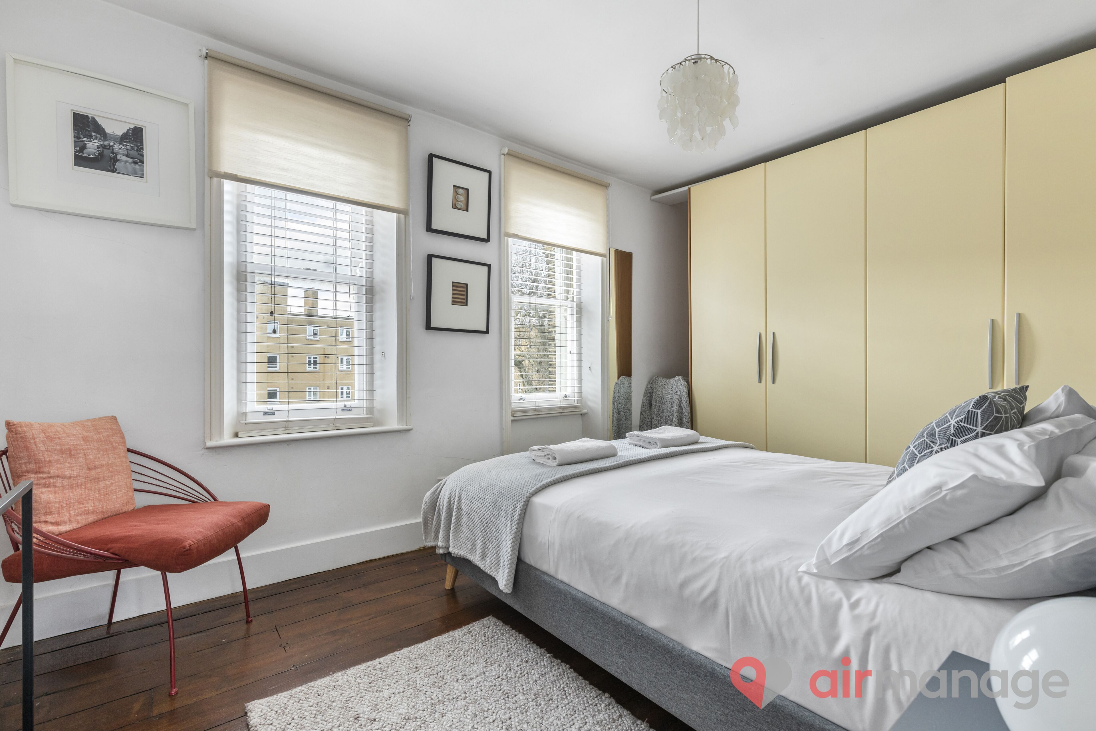 2 bedrooms, desk, iron/ironing board, travel crib